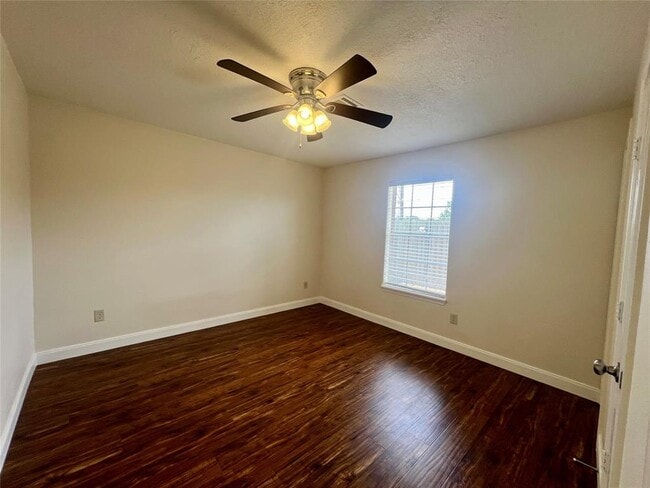 Building Photo - 10670 Norton Dr