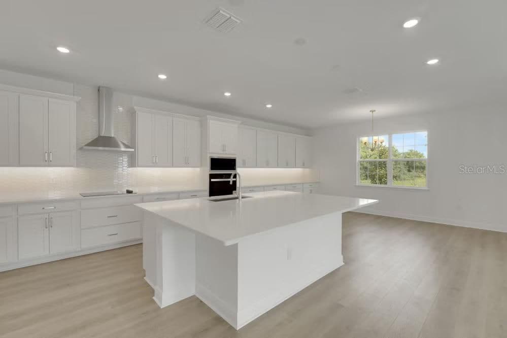 Building Photo - 15075 Tea Tree Dr