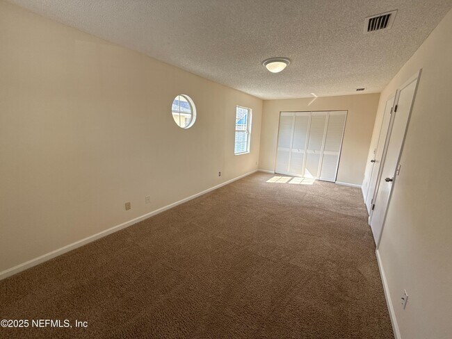 Building Photo - 706 Tournament Rd