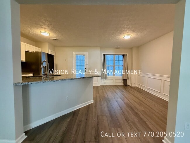 Building Photo - 2084 Manhattan Pkwy