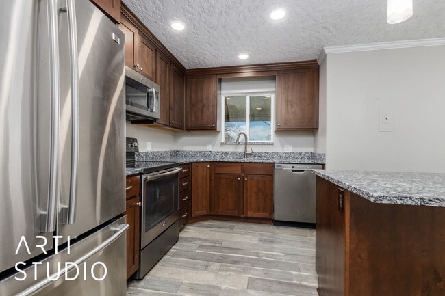 Building Photo - Move-In Ready! Beautiful 3-Bedroom Home in...
