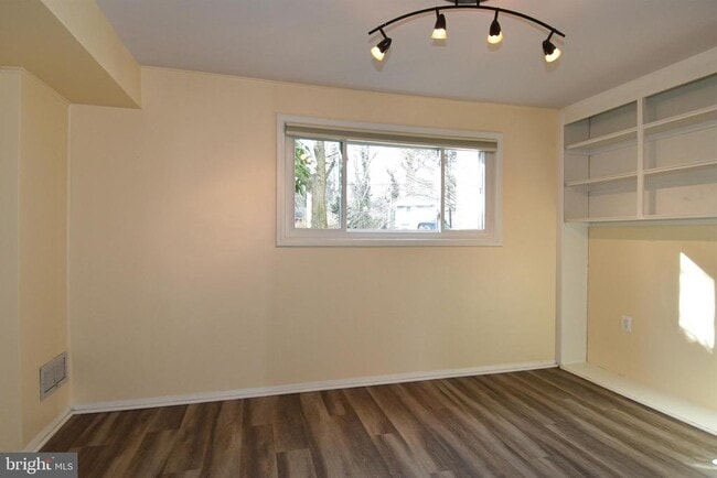 Building Photo - 6319 Tone Ct