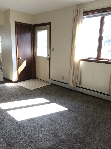 Building Photo - 319 Cherry St