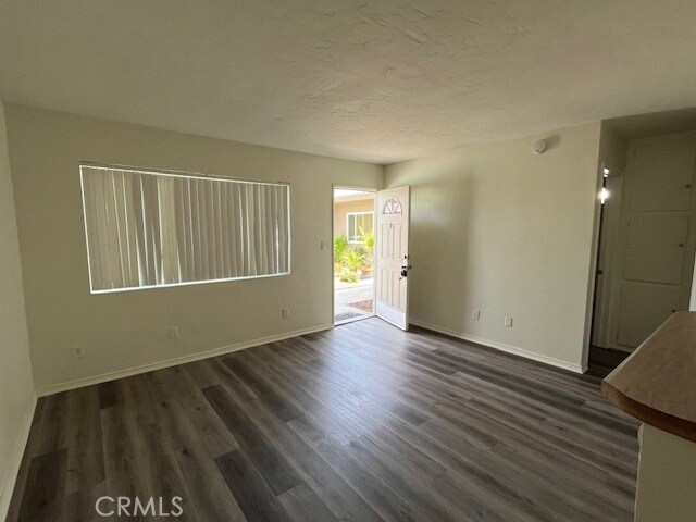 Building Photo - 45521 Sunset Ln