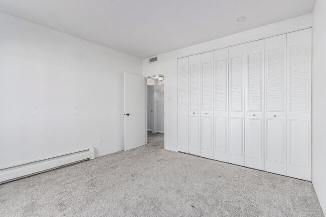 Building Photo - 3131 E Alameda Ave