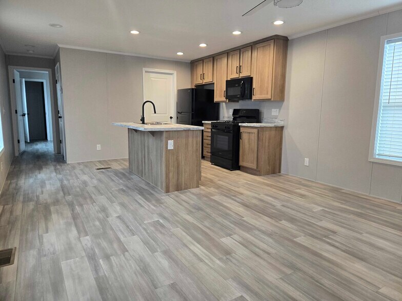 Building Photo - 52962 N Yorktown Ct