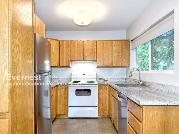 Building Photo - 13787 NE 77th Pl