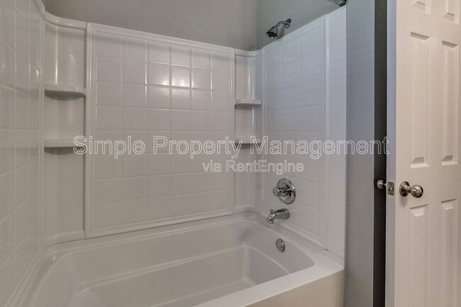 Building Photo - 18020 Cerrado Cir