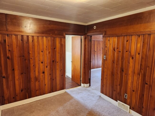 Building Photo - Conveniently Located One Bedroom Apartment...