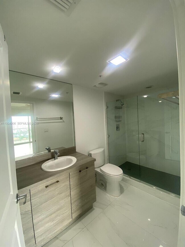 Building Photo - 400 Sunny Isles Blvd