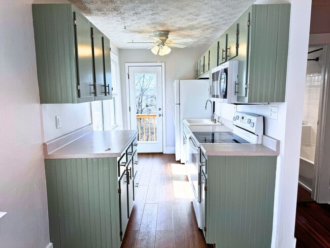 Building Photo - East AVL - Renovated Oakley Bungalow