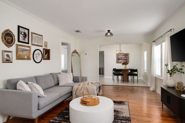 Building Photo - 1307 Formosa Ave