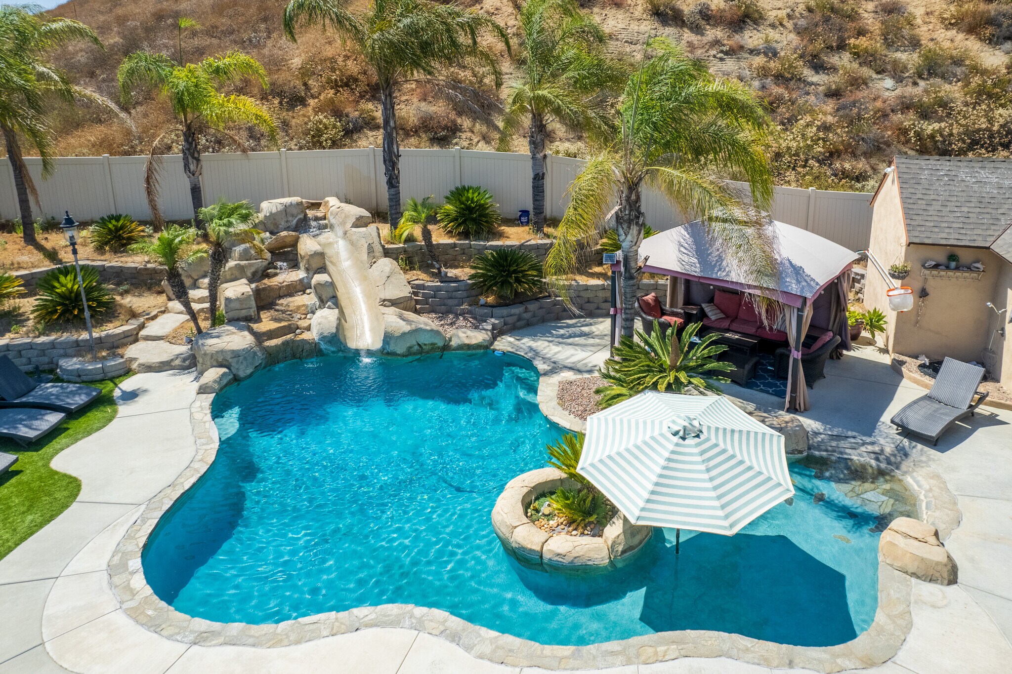 Building Photo - 27495 Linnel Ln