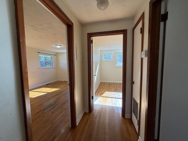 Building Photo - Must see 2 - bedroom, 1 -bath all brick home