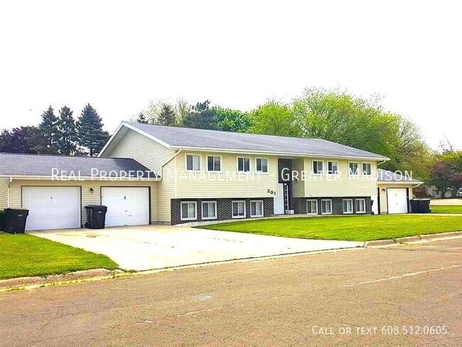 Primary Photo - 201 Danbury Ct