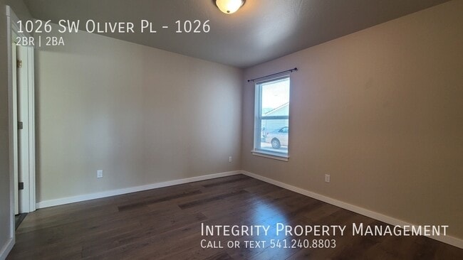 Building Photo - 1026 SW Oliver Pl