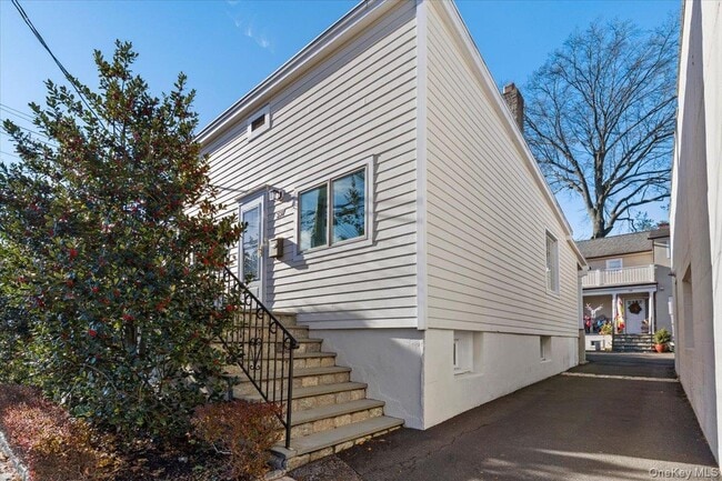 Building Photo - 397 Midland Ave