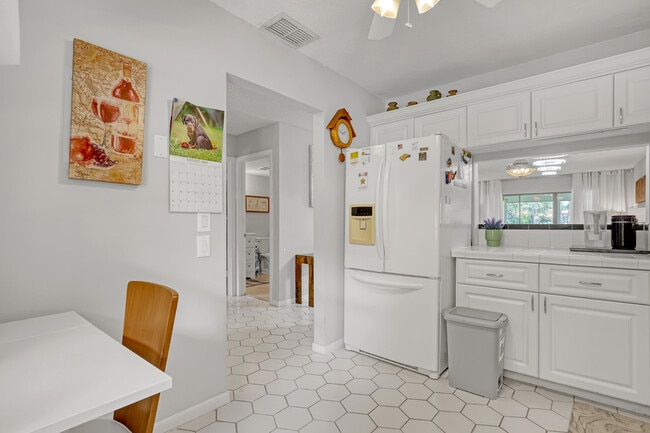 Building Photo - 21662 Arriba Real