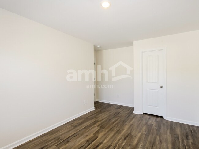 Building Photo - 1386 John Swann St