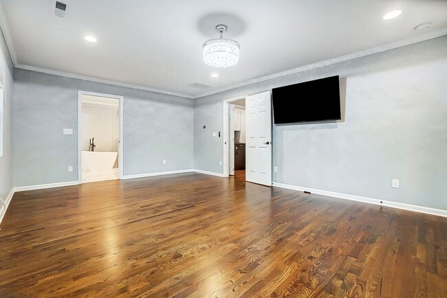 Building Photo - Beautiful Remodeled  Home in Historic Wilmore.
