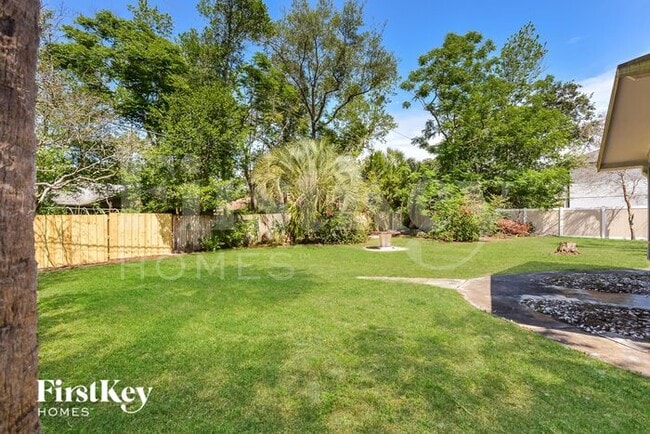 Building Photo - 1520 Tivoli Dr