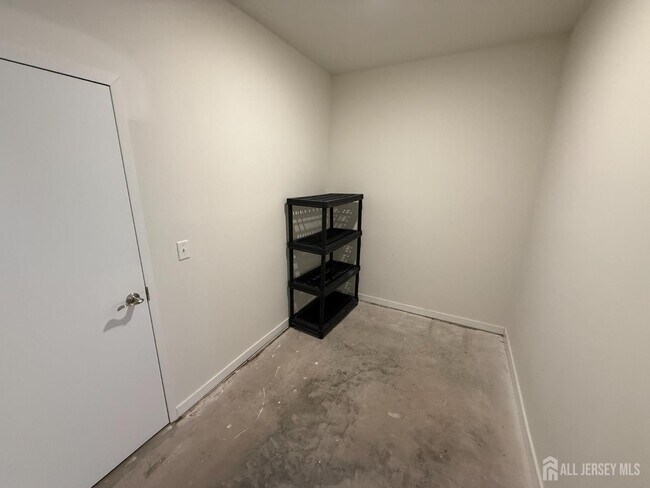 Building Photo - 243 Lohan Dr