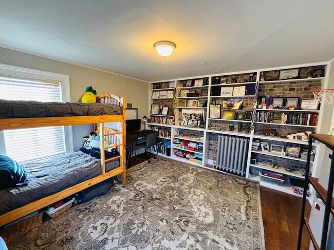 Building Photo - 220 South St