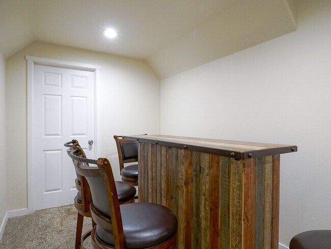 Building Photo - Adorable 4bdrm 2 bath Rancher