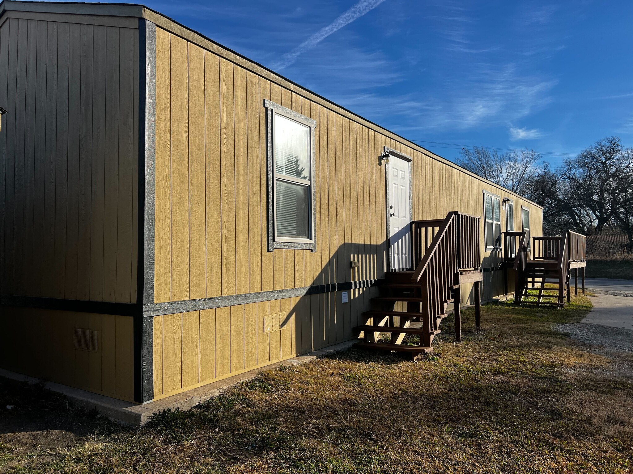 Building Photo - 709 N Collins Fwy