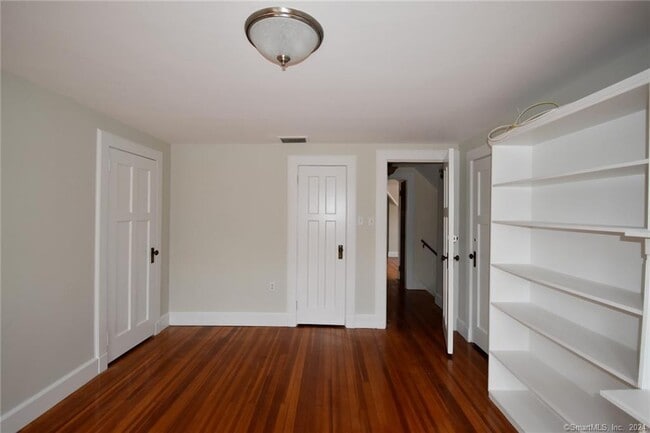 Building Photo - 809 Whitney Ave