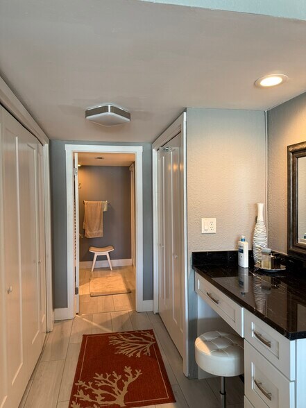 Dressing area - 1460 Gulf Blvd