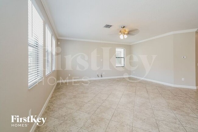 Building Photo - 931 Terra Vista St