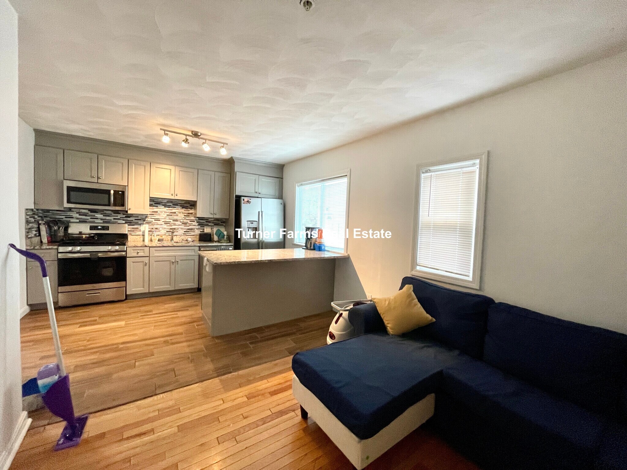 Building Photo - 48 Derby St