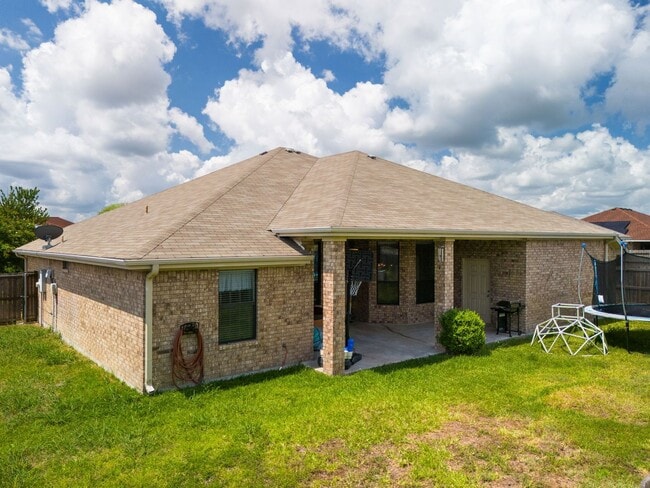 Building Photo - 1808 Bailey Dr
