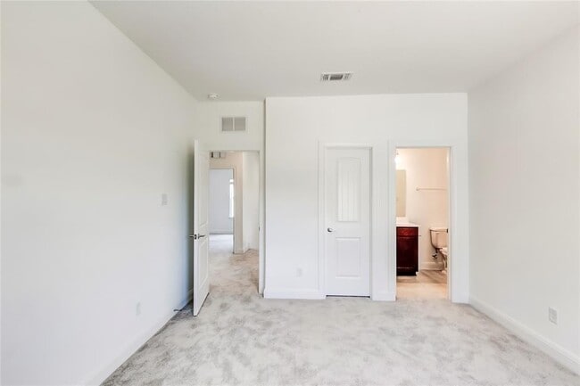 Building Photo - 132 Inlet Ln