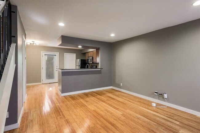 Building Photo - 3601 Menchaca Rd