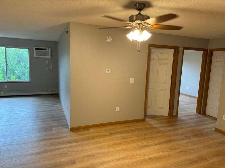 Building Photo - 431 Central AVE W