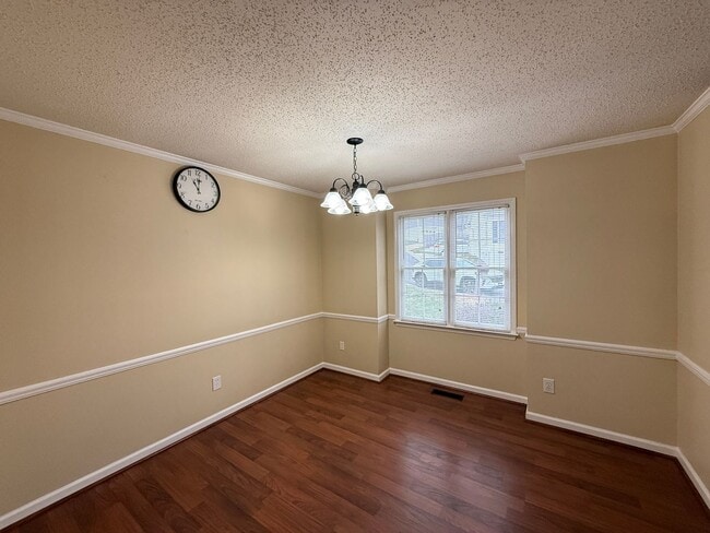 Building Photo - 928 Heatherstone Dr