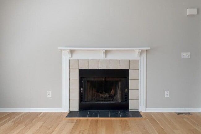 Building Photo - 6251 Tara Hill Dr