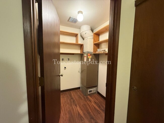 Building Photo - 1411 SE 130th Ave