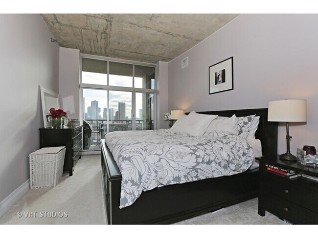 Building Photo - 700 N Larrabee St