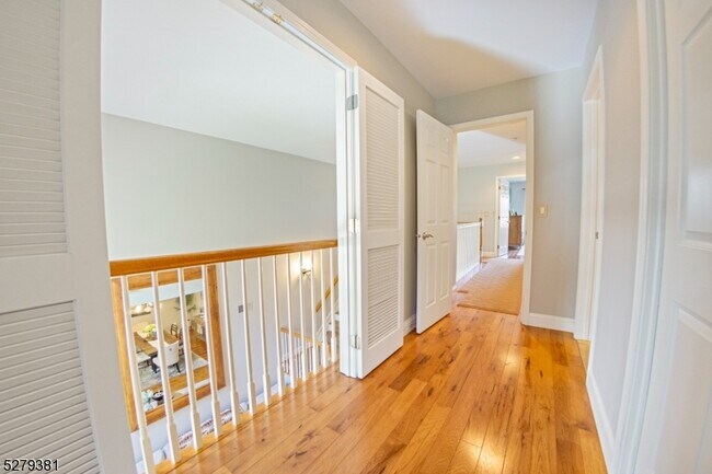 Building Photo - 78 Kent Dr