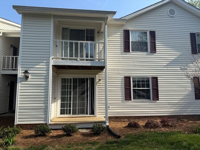 Building Photo - 2 BR in Charlestown Square