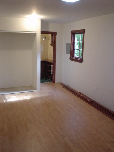 Bedroom - 275 N Topanga Canyon Blvd