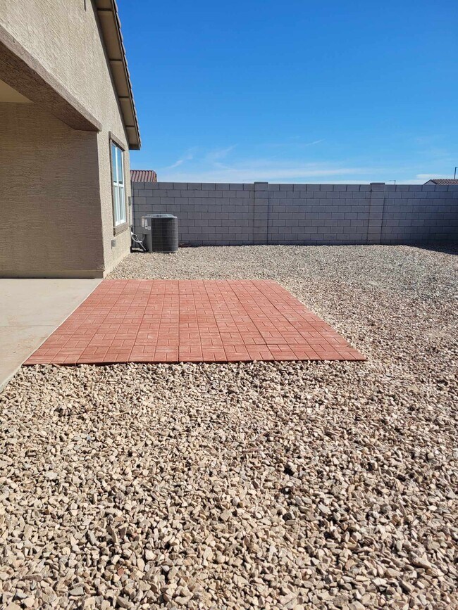 Building Photo - 24581 W Cocopah St