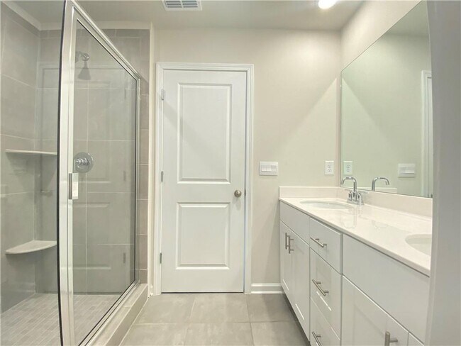 Building Photo - 151 Cedar Ln