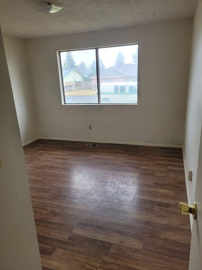 Building Photo - 3875 Redondo Way