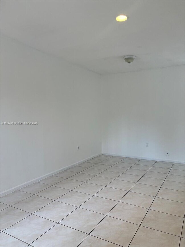 Building Photo - 174 Riverwalk Cir
