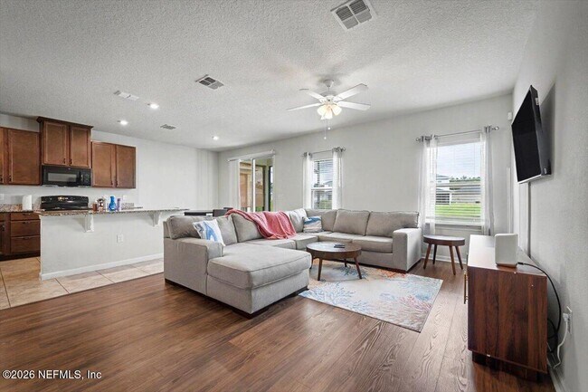 Building Photo - 11443 Tiburon Dr