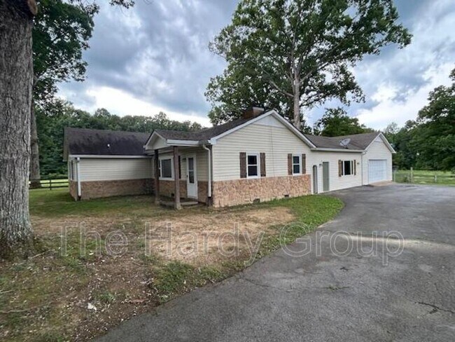 Primary Photo - 173 Carroll Hollow Rd